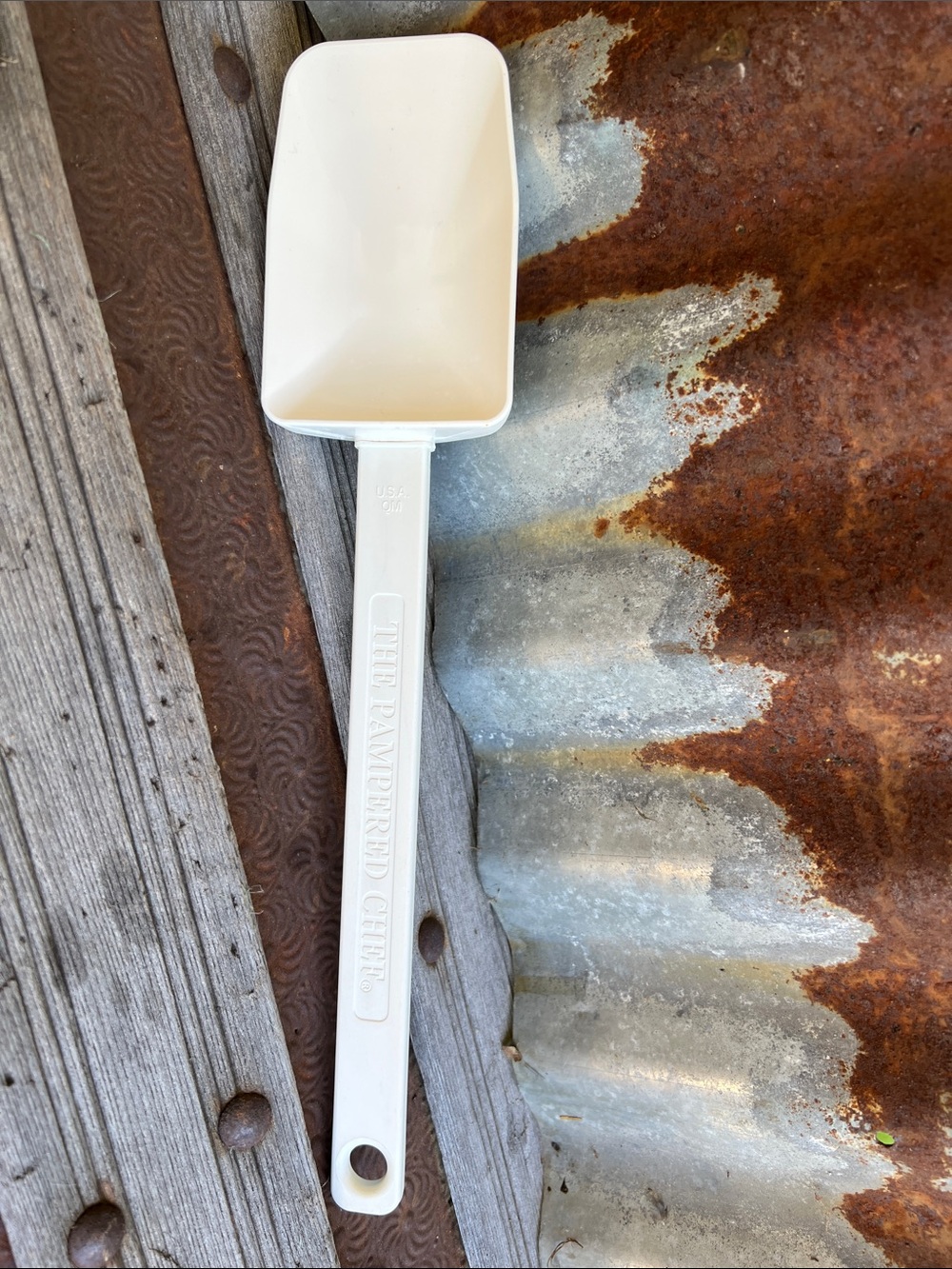 Pampered Chef Mix 'N Scraper Spatula Heavy-Duty Scraper + Spoon in one - Picture 5 of 16